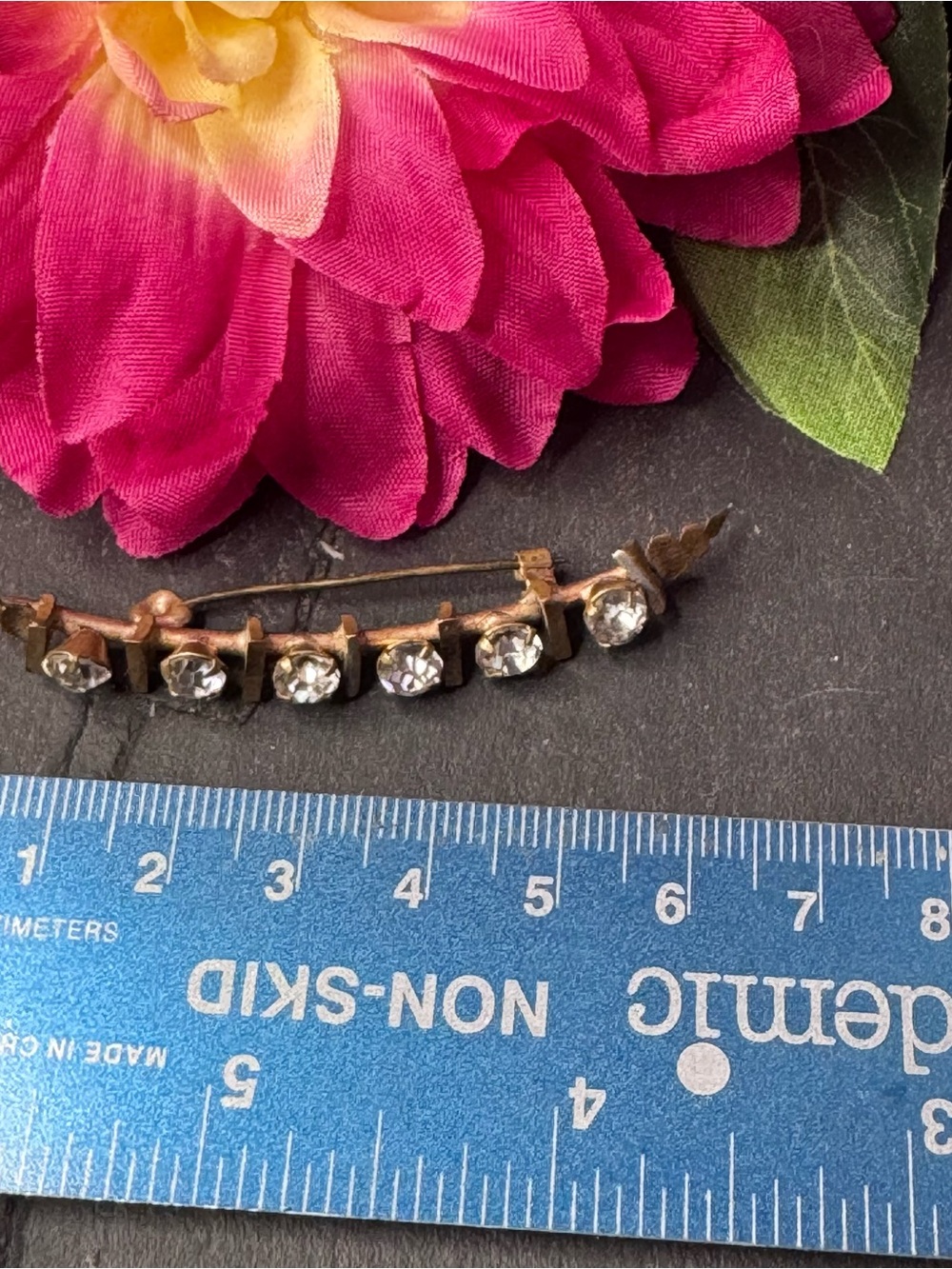 Vintage Rhinestone Bar Brooch - Clear Rhinestones - Picture 5 of 6